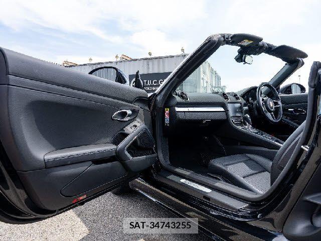 Porsche 718 Boxster 2017-03 8075116-23