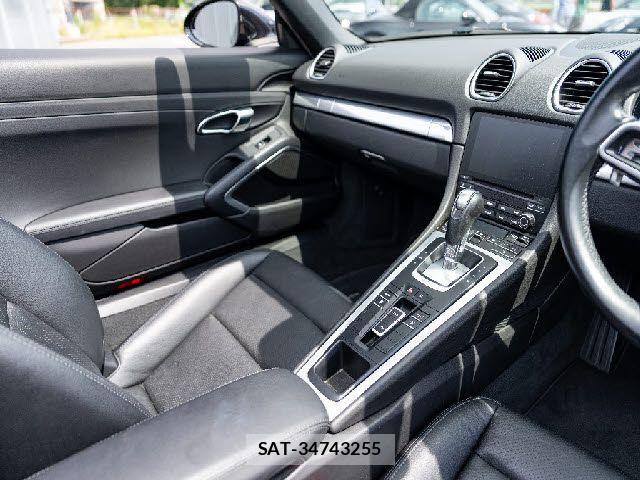 Porsche 718 Boxster 2017-03 8075116-25