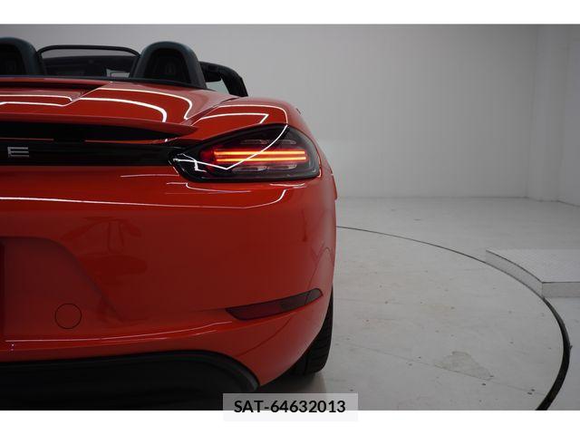 Porsche 718 Boxster 2017-01 8246331-28