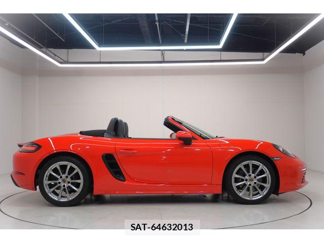 Porsche 718 Boxster 2017-01 8246331-8