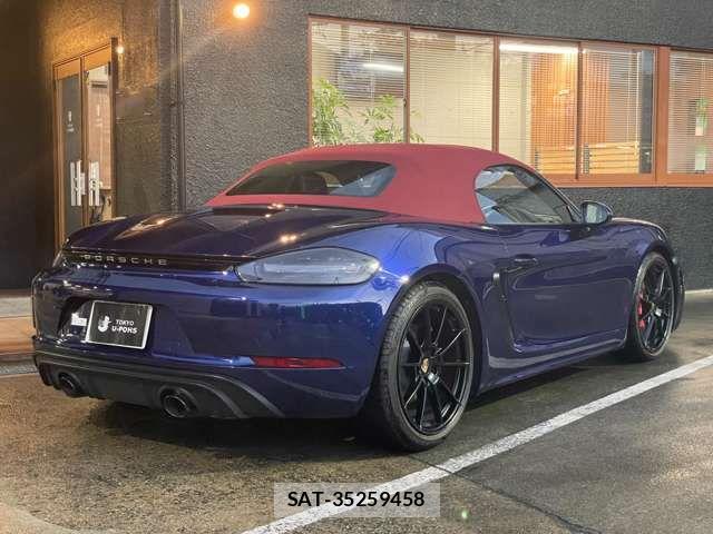 Porsche 718 Boxster 2023-06 8745193-4
