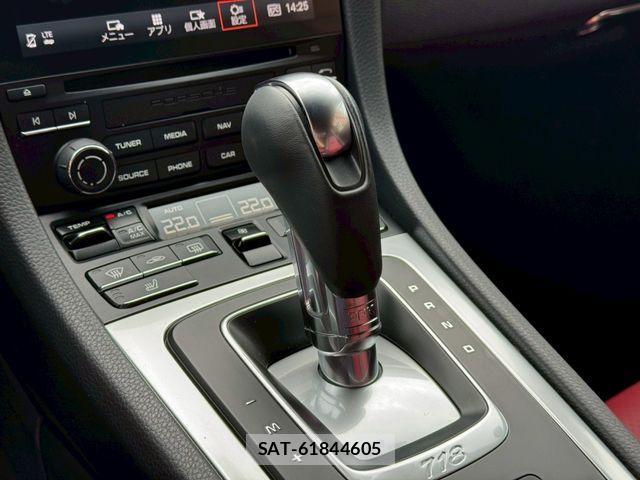 Porsche 718 Cayman 2024-03 1042641-16