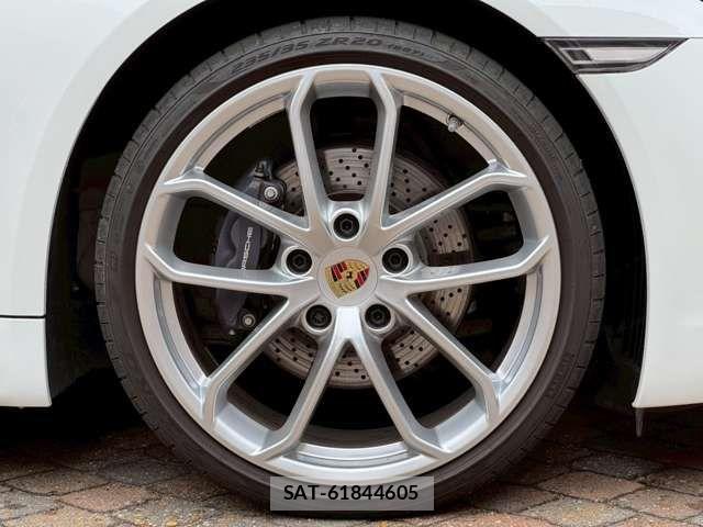 Porsche 718 Cayman 2024-03 1042641-28