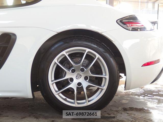 Porsche 718 Cayman 2017-01 6016018-13