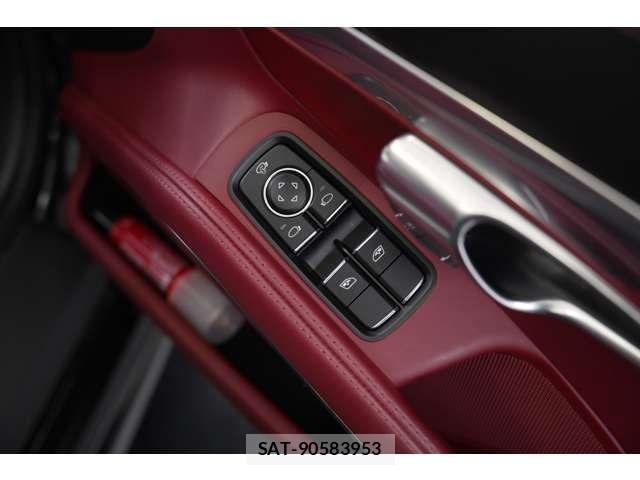 Porsche 718 Cayman 2019-05 6816551-7