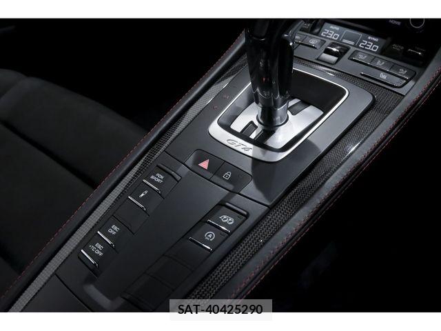 Porsche 718 Cayman 2021-04 7456760-12