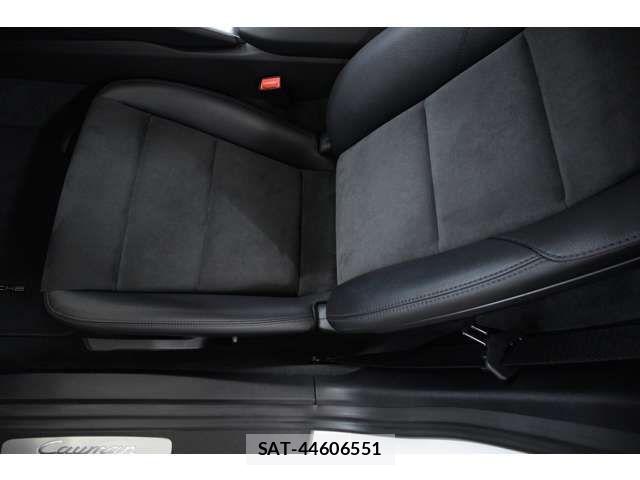 Porsche 718 Cayman 2018-03 7509681-16