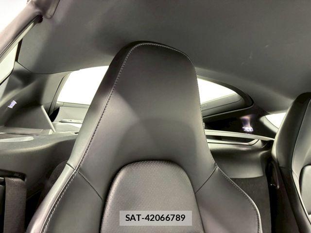 Porsche 718 Cayman 2019-10 7619180-23