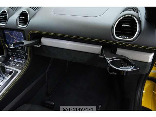 Porsche 718 Cayman 2022-09 7788204-15