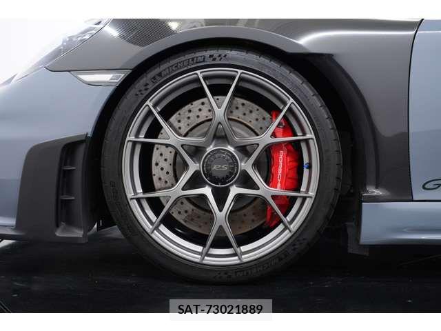 Porsche 718 Cayman 2022-12 8075118-4