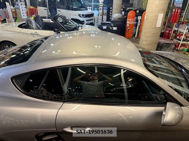 Porsche 718 Cayman 2017-12 8246332-5