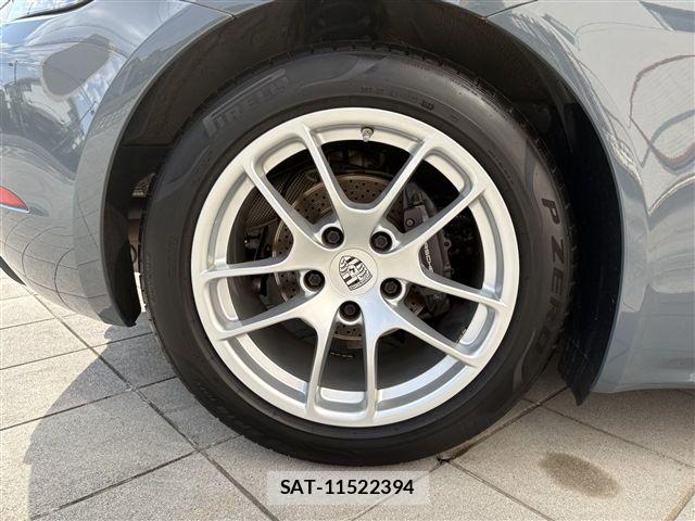 Porsche 718 Cayman 2018-09 8316377-11