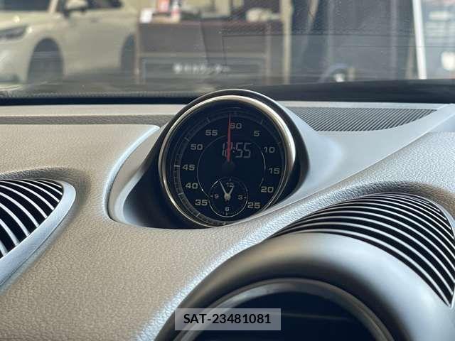 Porsche 718 Cayman 2021-01 8368102-17