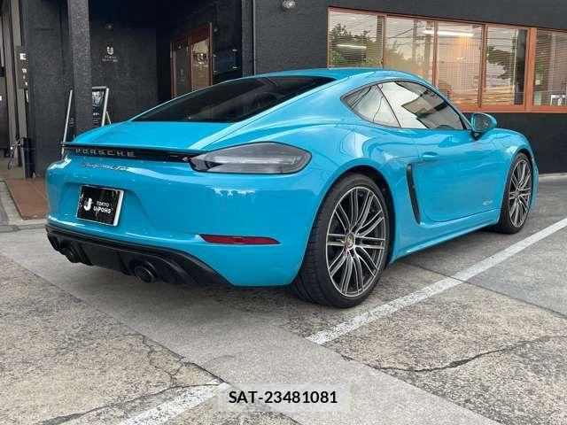 Porsche 718 Cayman 2021-01 8368102-4