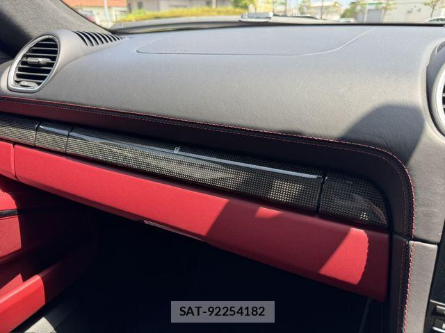 Porsche 718 Cayman 2022-06 8745195-14