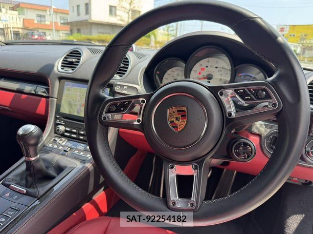 Porsche 718 Cayman 2022-06 8745195-6