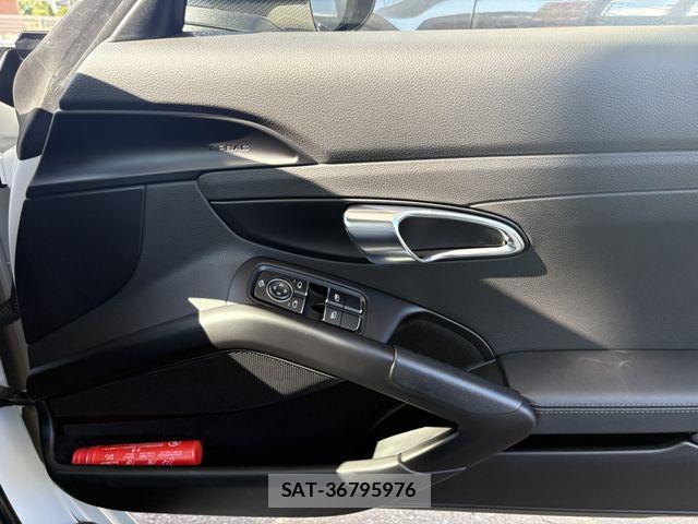 Porsche 718 Cayman 2018-12 1355366-24