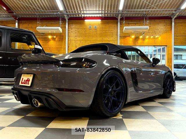 Porsche 718 Spyder 2024-10 4329251-2