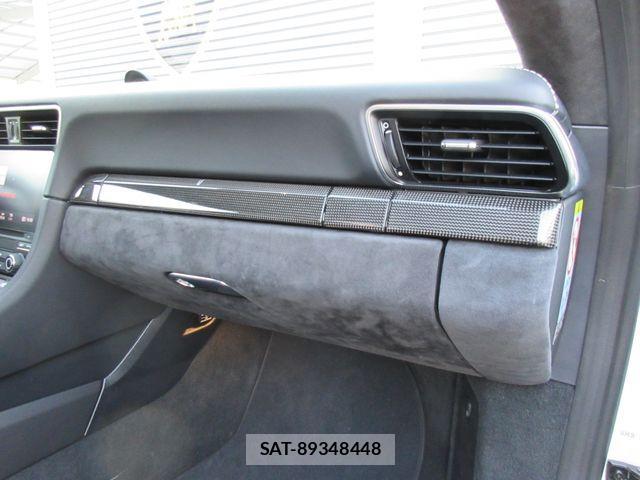 Porsche 911 2019-03 521125-19
