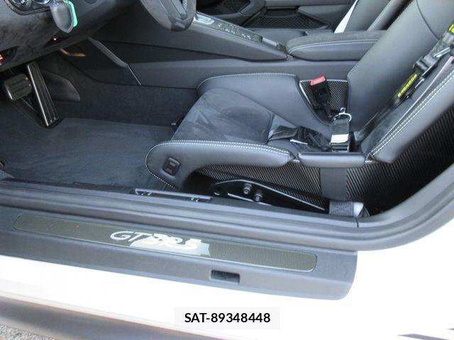 Porsche 911 2019-03 521125-23