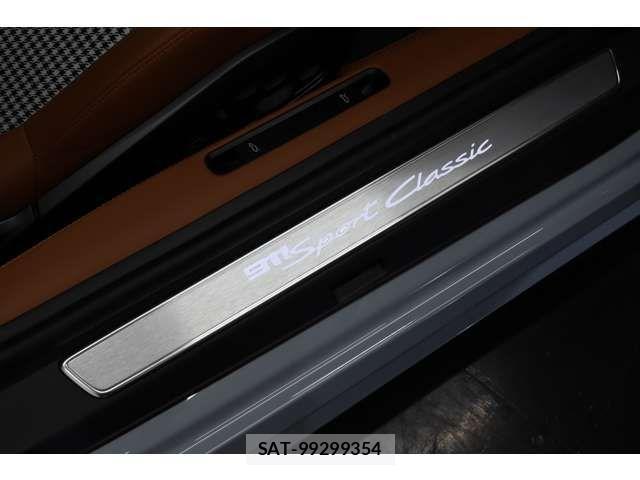 Porsche 911 2023-02 826889-12