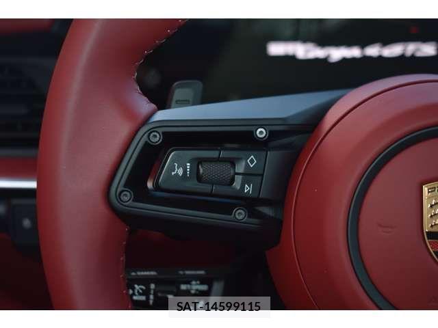Porsche 911 2025-07 1208087-11