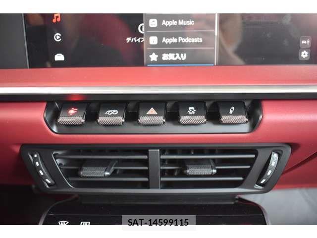 Porsche 911 2025-07 1208087-13