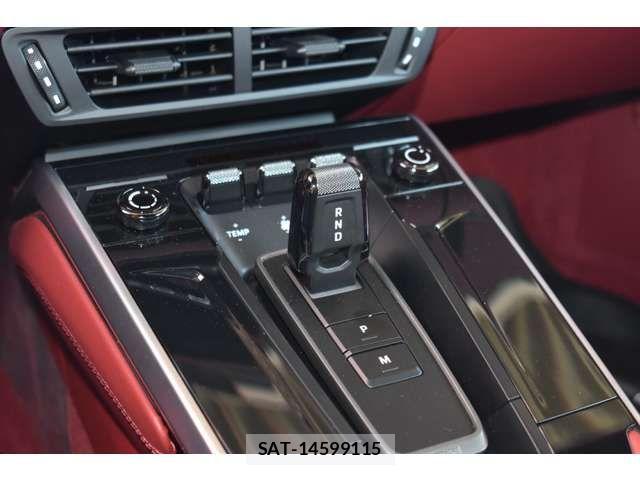 Porsche 911 2025-07 1208087-14