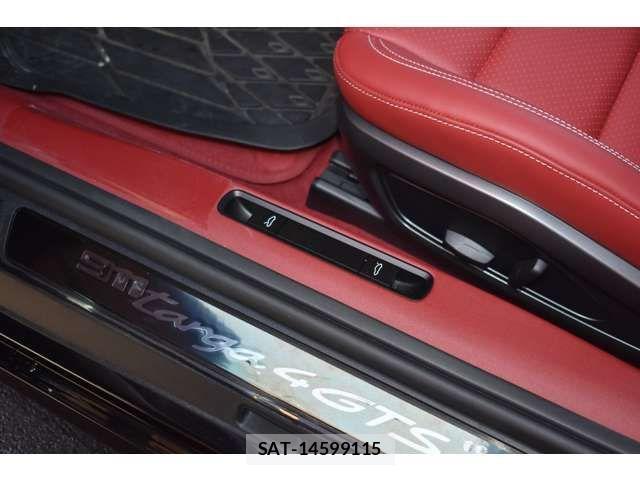 Porsche 911 2025-07 1208087-19