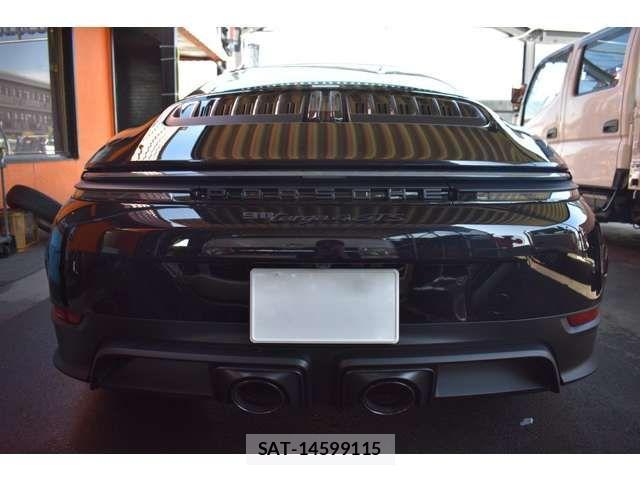 Porsche 911 2025-07 1208087-3