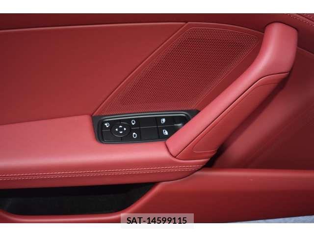 Porsche 911 2025-07 1208087-6