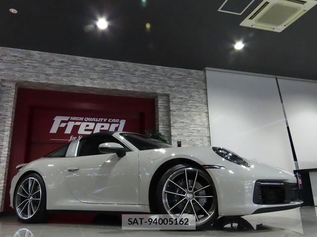Porsche 911 2024-10 1223987-3