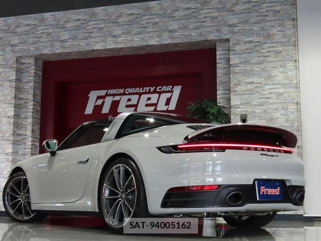 Porsche 911 2024-10 1223987-8
