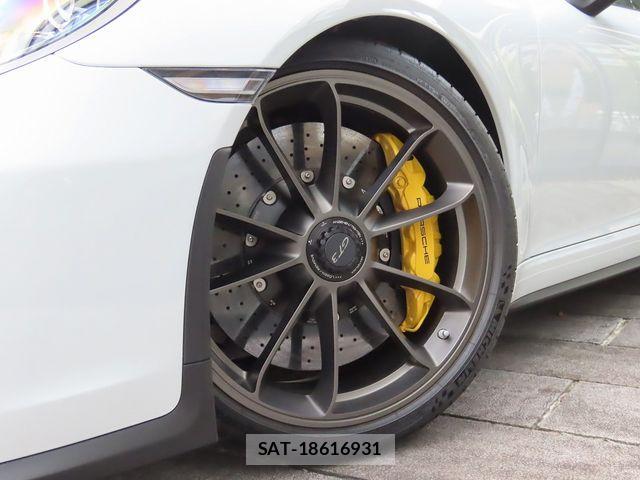 Porsche 911 2019-04 1282829-25