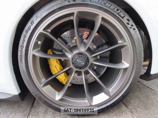 Porsche 911 2019-04 1282829-26
