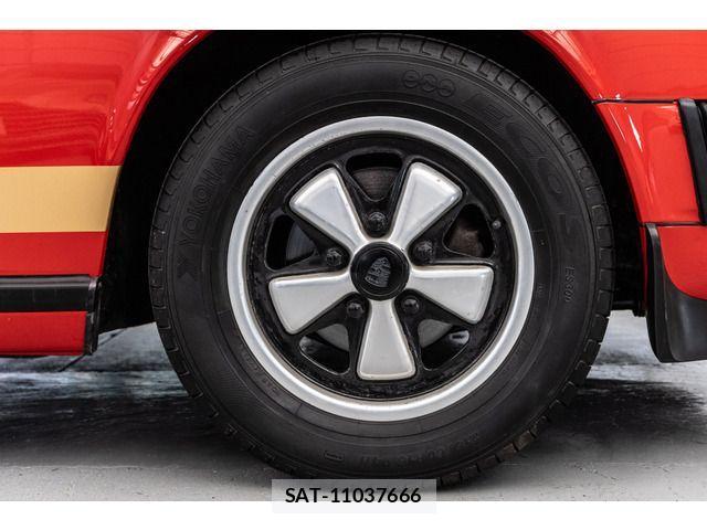Porsche 911 1977-04 1355368-10
