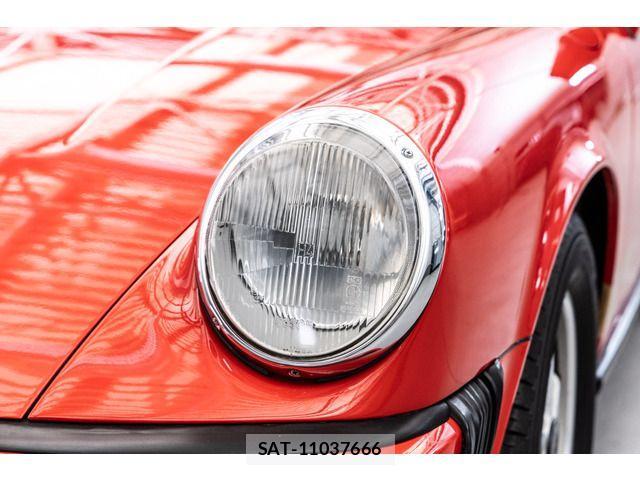 Porsche 911 1977-04 1355368-17