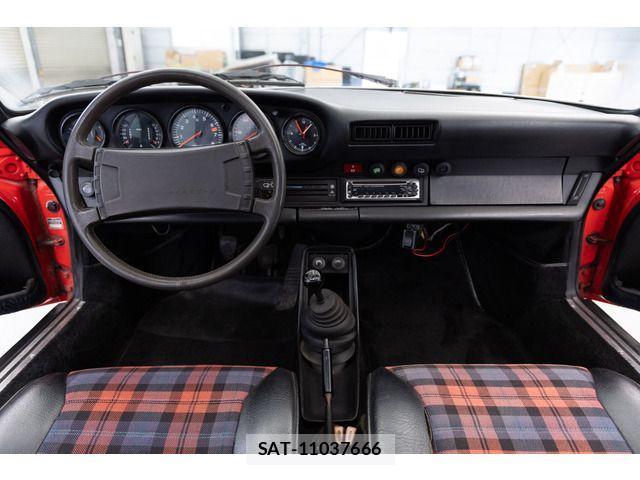 Porsche 911 1977-04 1355368-1