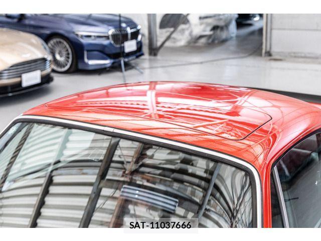 Porsche 911 1977-04 1355368-19