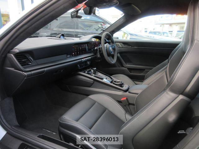 Porsche 911 2025-06 1663139-16