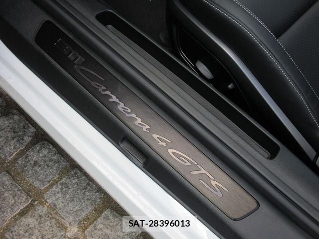 Porsche 911 2025-06 1663139-17