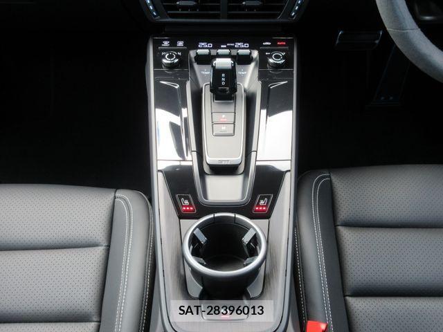 Porsche 911 2025-06 1663139-29
