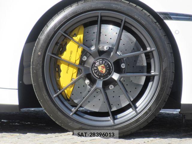 Porsche 911 2025-06 1663139-7