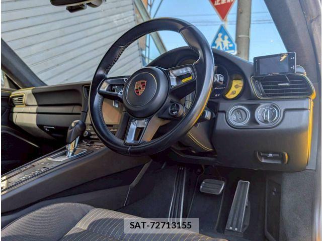 Porsche 911 2018-09 2084544-3