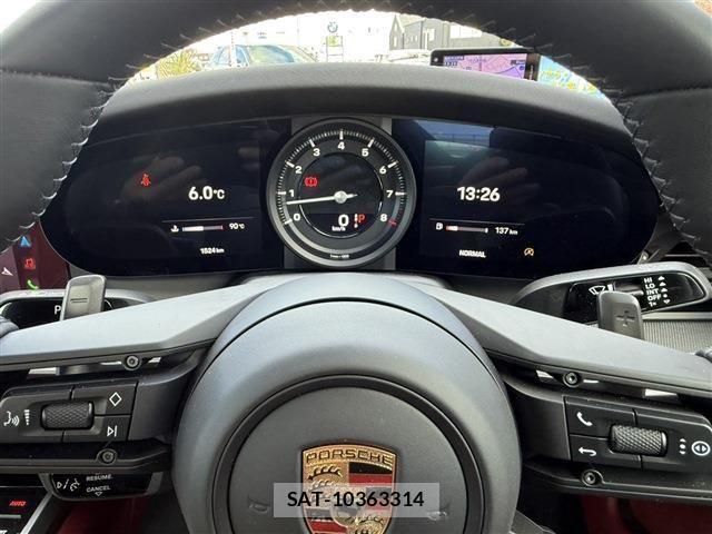 Porsche 911 2024-03 2214046-18