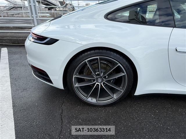 Porsche 911 2024-03 2214046-6