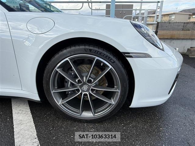 Porsche 911 2024-03 2214046-7