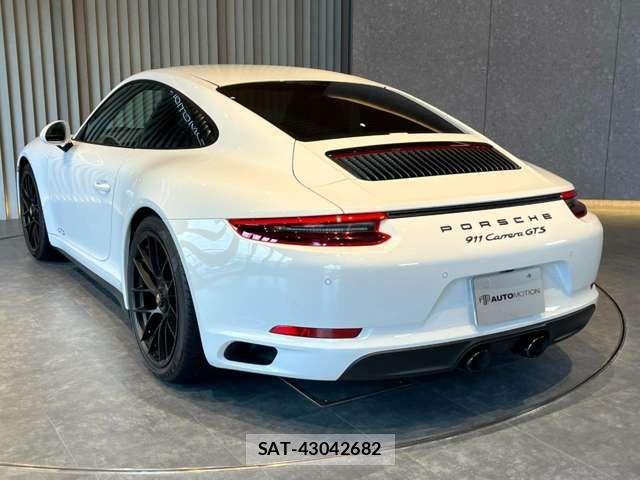 Porsche 911 2018-11 2673941-11