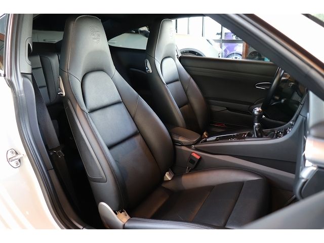 Porsche 911 2018-12 3680060-12
