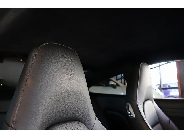 Porsche 911 2018-12 3680060-13